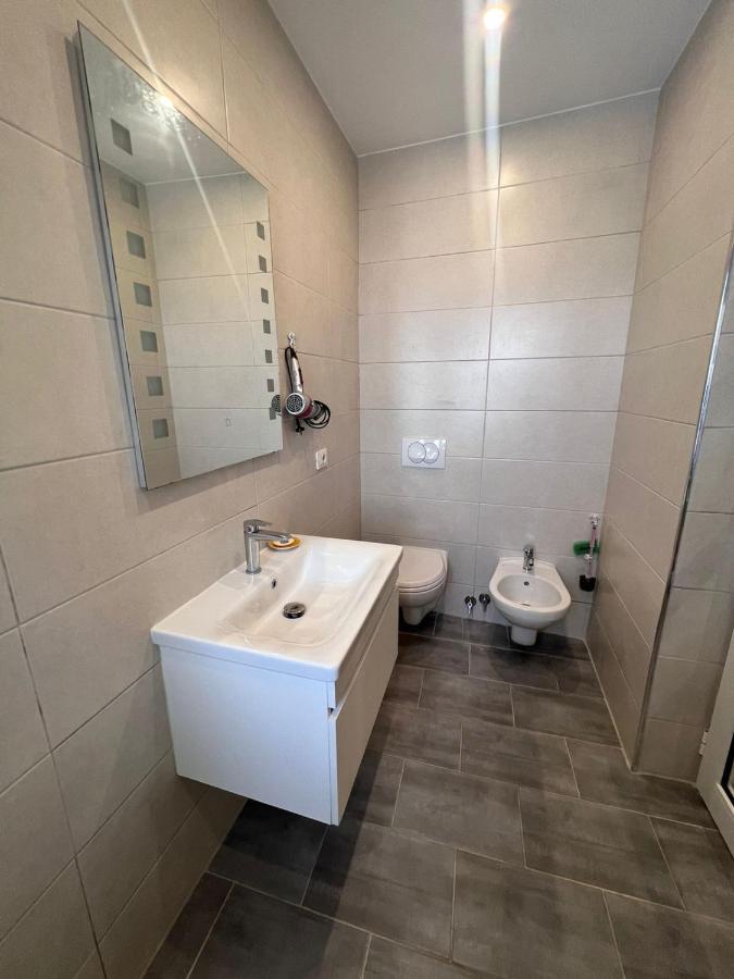 Vila Rexhepaj Vlorë Buitenkant foto