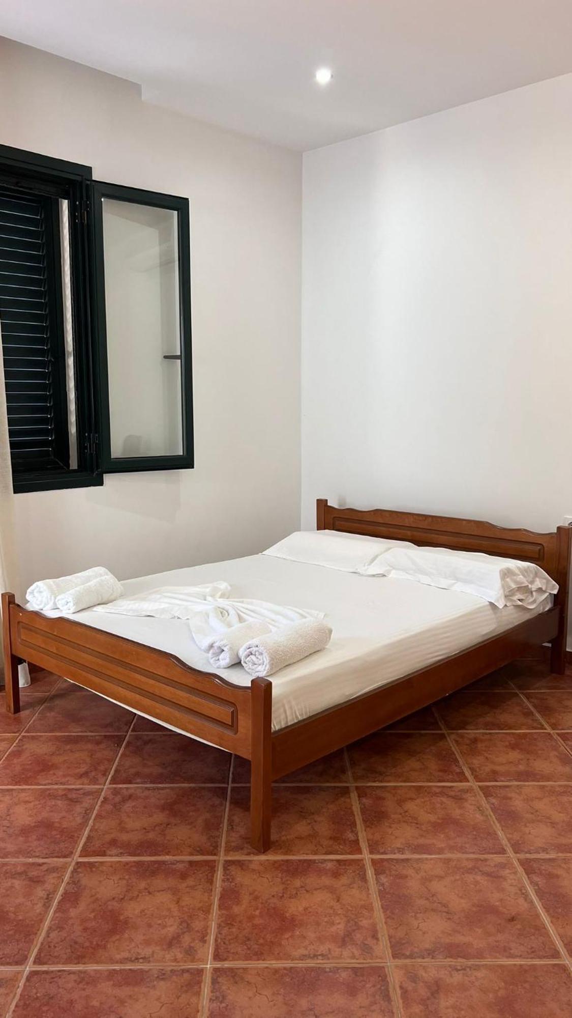 Vila Rexhepaj Vlorë Buitenkant foto